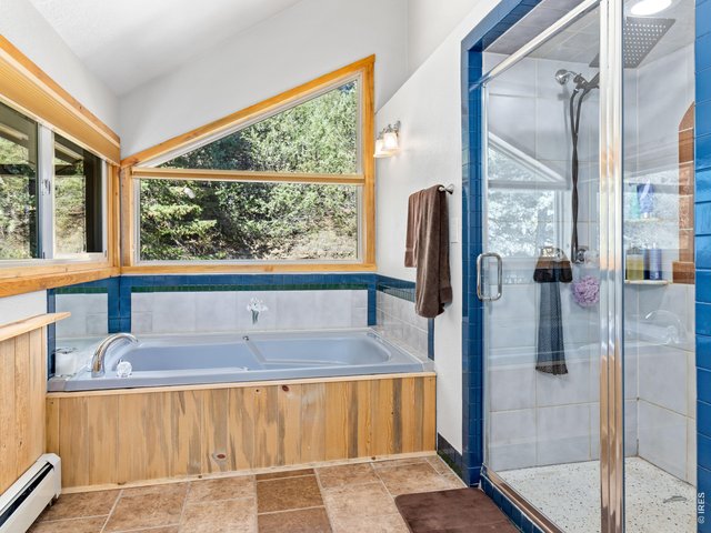 Property Photo 22 Large primary bath with jetted tub