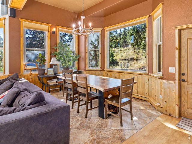 Property Photo 7 Dining area