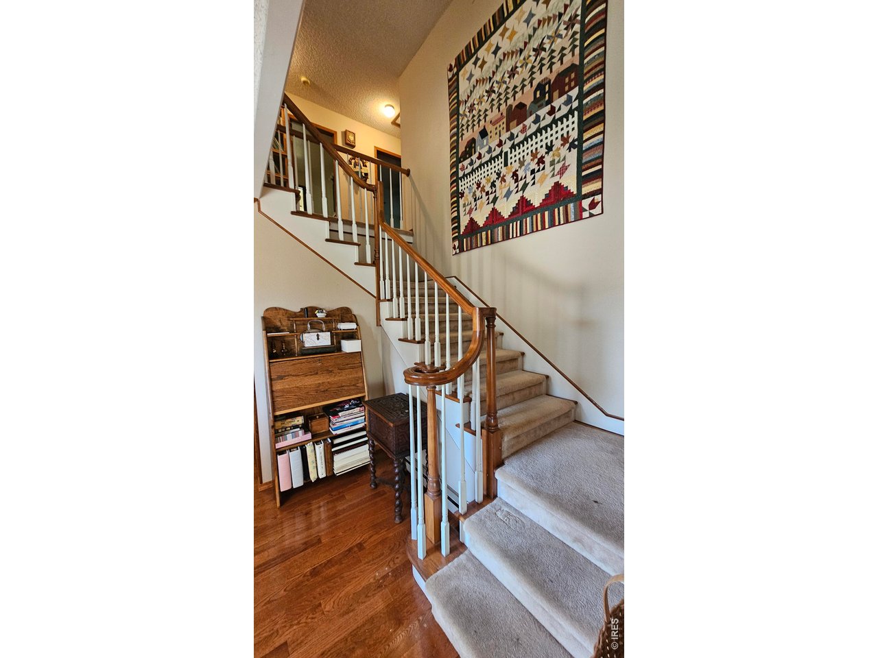 Property Photo 14 Stunning staircase!