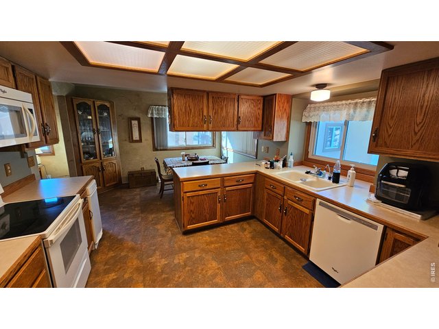 Property Photo 6 Kitchen