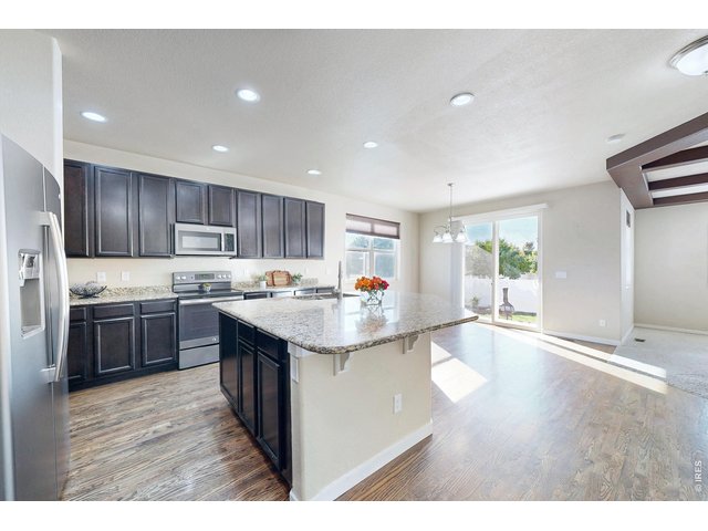 Property Photo 4 Walk right in to the kitchen & Command Center