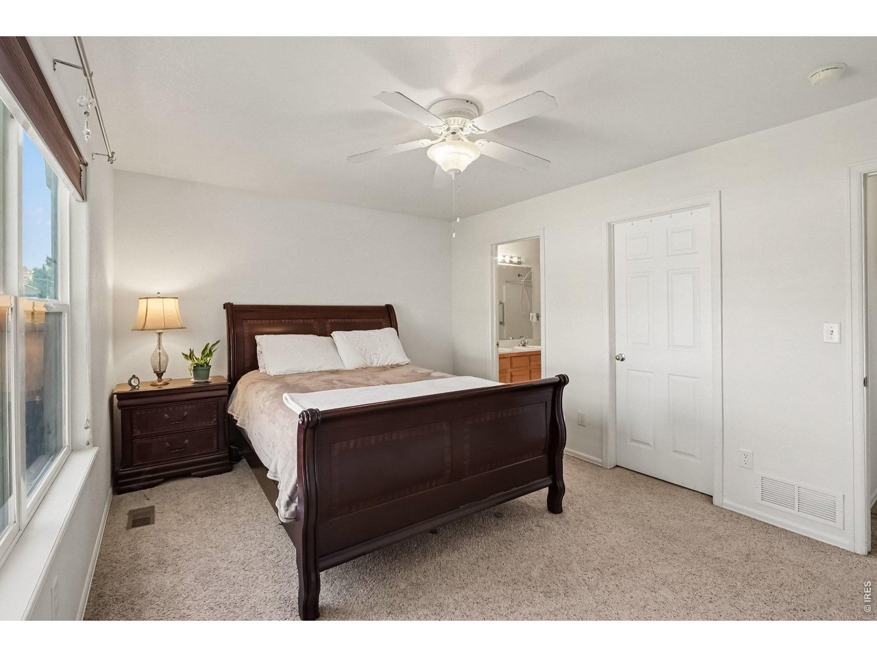 Property Photo 12 Full attached bath and a walk-in closet in primary bed