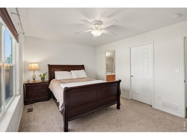 Property Photo 12 Full attached bath and a walk-in closet in primary bed