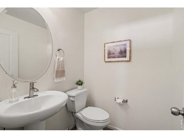 Property Photo 17 Main floor 1/2 bath