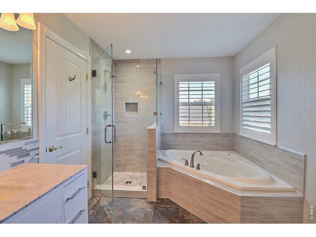 Property Photo 27 5-Piece Primary Bathroom