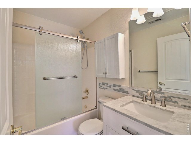Property Photo 34 Upstairs Bathroom