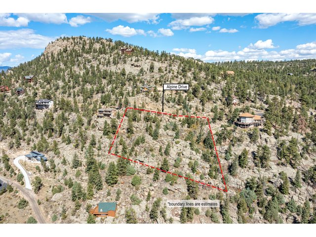 Property Photo 11 1.26-acre site with great privacy