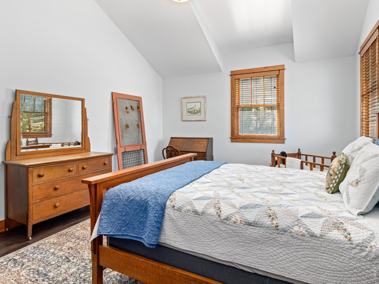 Property Photo 31 Third bedroom