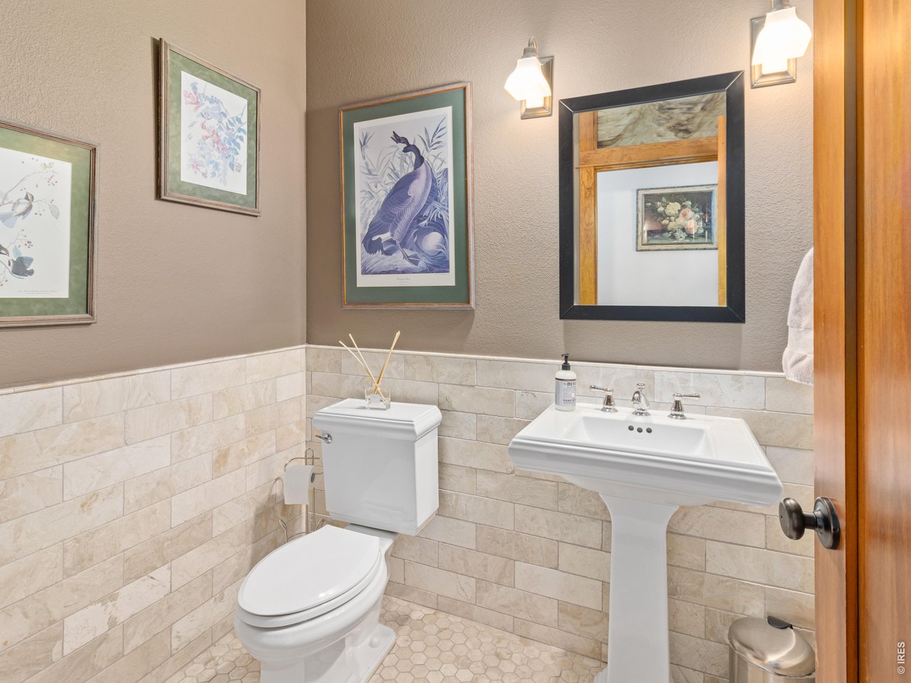 Property Photo 20 main level half bath