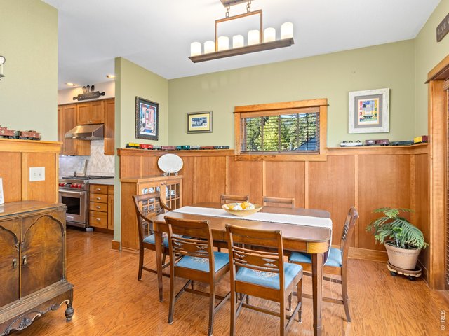 Property Photo 12 Dining room