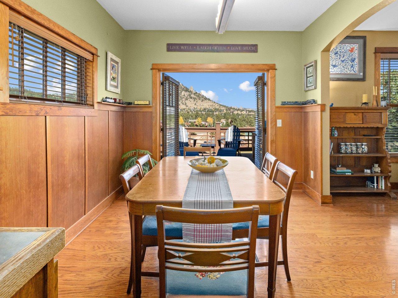 Property Photo 11 dining room