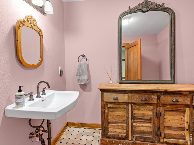 Property Photo 33 Basement half bath