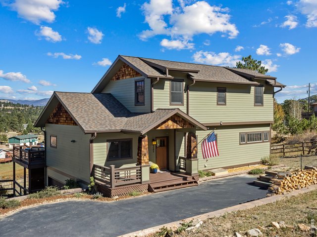 Property Photo 1 Welcome home to 511 Whispering Pines Dr.