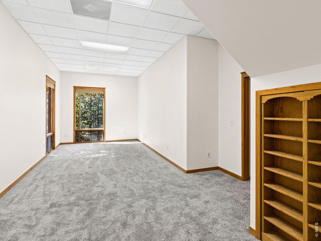 Property Photo 36 Office/bonus room