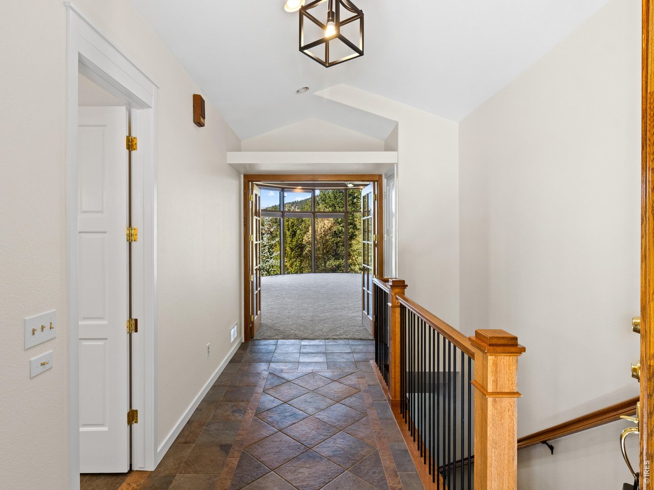 Property Photo 5 Main Entry