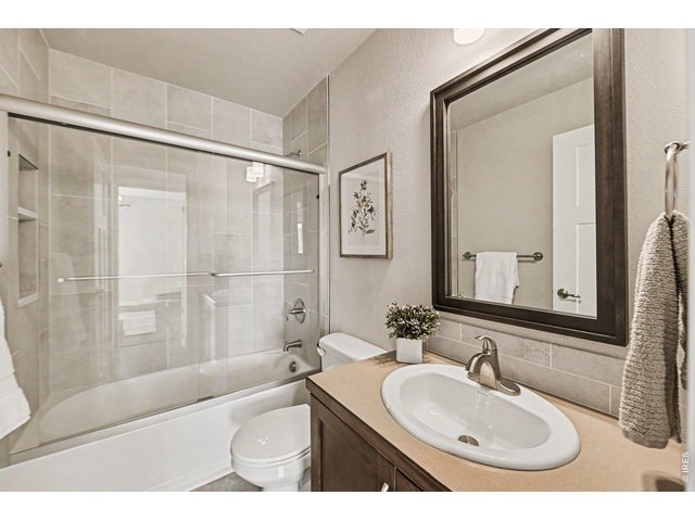 Property Photo 16 Shared full bathroom