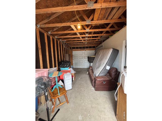 Property Photo 13 Garage space