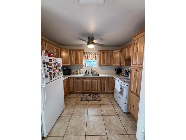 Property Photo 2 Kitchen
