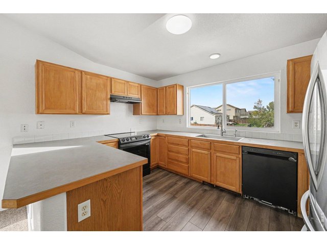Property Photo 9 Kitchen