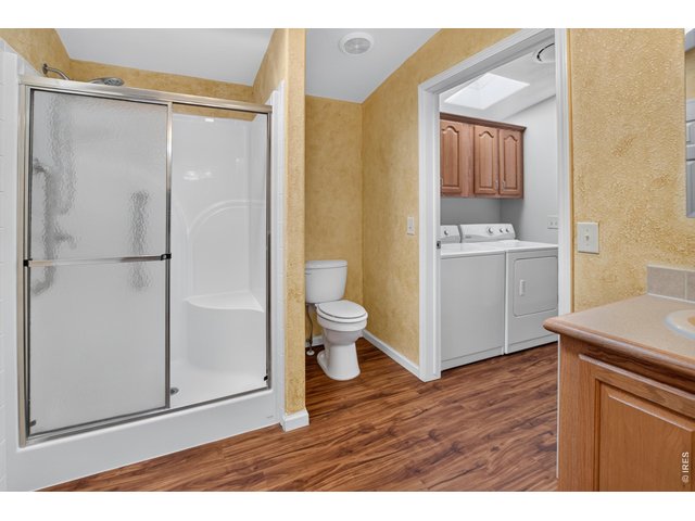 Property Photo 16 Primary bathroom