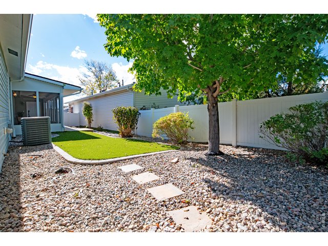 Property Photo 27 Fully fenced yard.