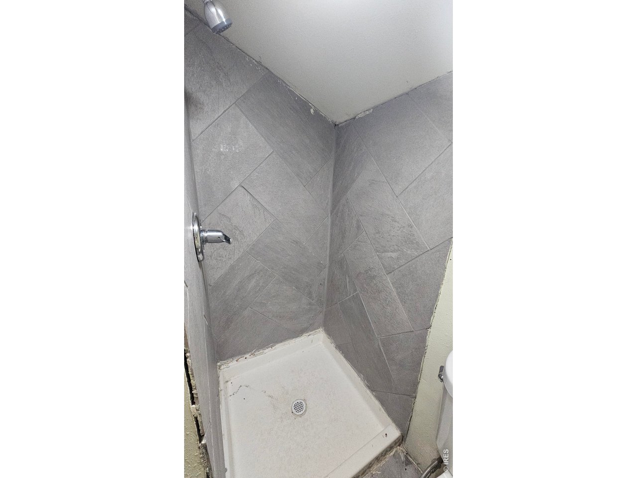Property Photo 17 Unit D bathroom