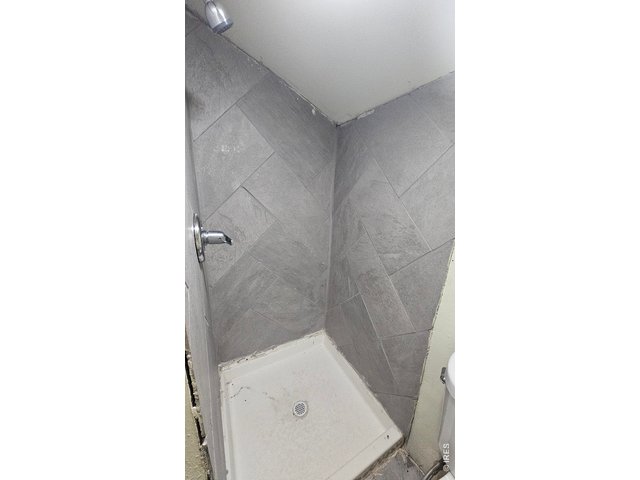 Property Photo 17 Unit D bathroom