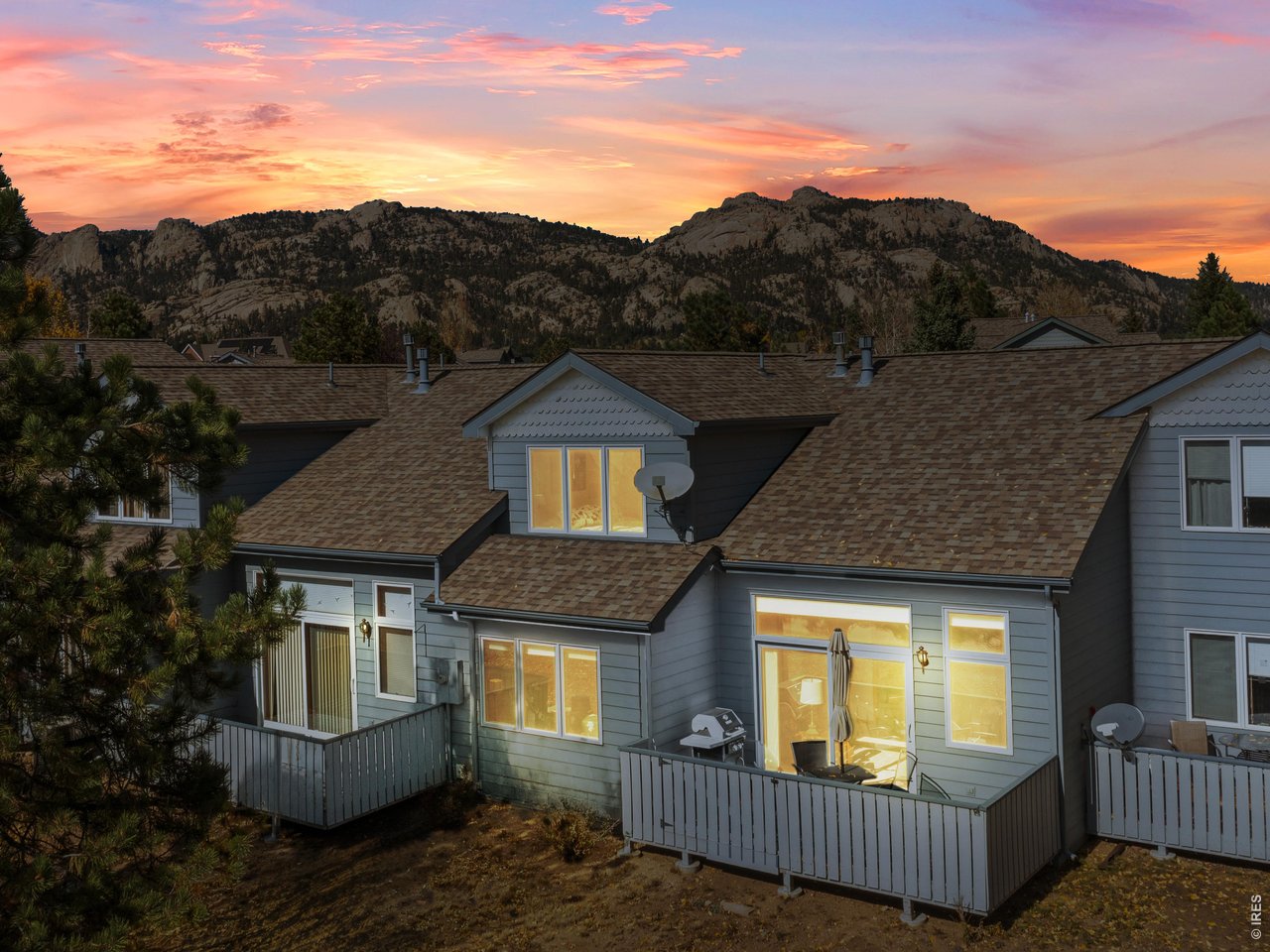 Property Photo 1 Like new condo in Estes Park