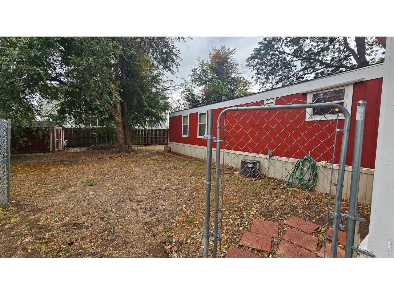 Property Photo 23 Chain link side yard