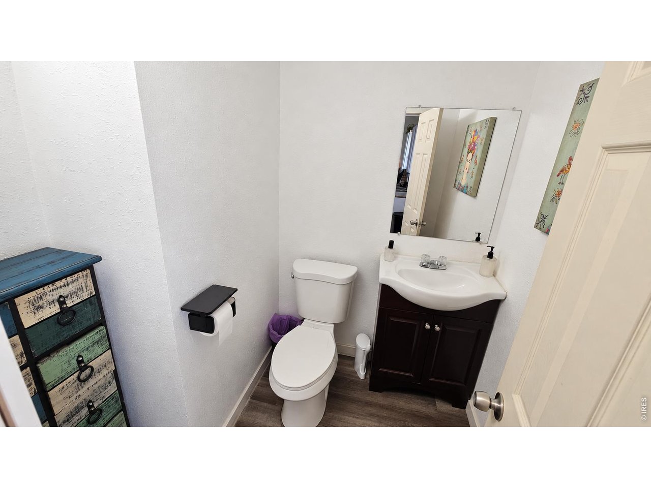 Property Photo 33 Unit B Bathroom 2