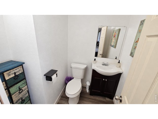 Property Photo 33 Unit B Bathroom 2