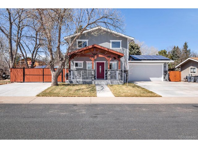 Property Photo 2 New painting around the house! New front porch! New deck!9168841948871