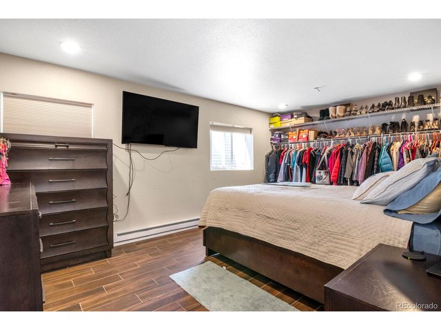 Property Photo 24 Basement bedroom!