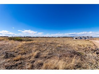 1069 S Limestone Ln Pueblo, CO 81007