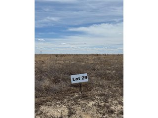 660 Coyote Trl Akron, CO 80720