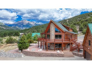 8966 Hanging Tree Dr Salida, CO 81201