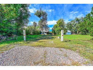 765 Emerald Ln Lakewood, CO 80214