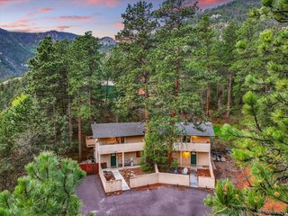 4840-4860 Pikes Peak Hwy Cascade, CO 80809