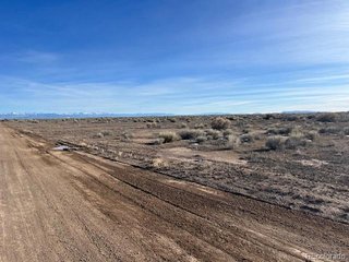10 Kaolinite Dr Mosca, CO 81146