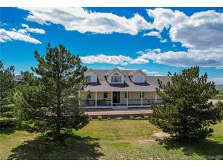 895 Antelope Dr W Bennett, CO 80102