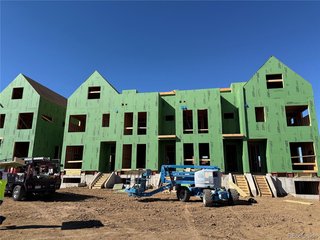 556 Lombardi Cir Louisville, CO 80027