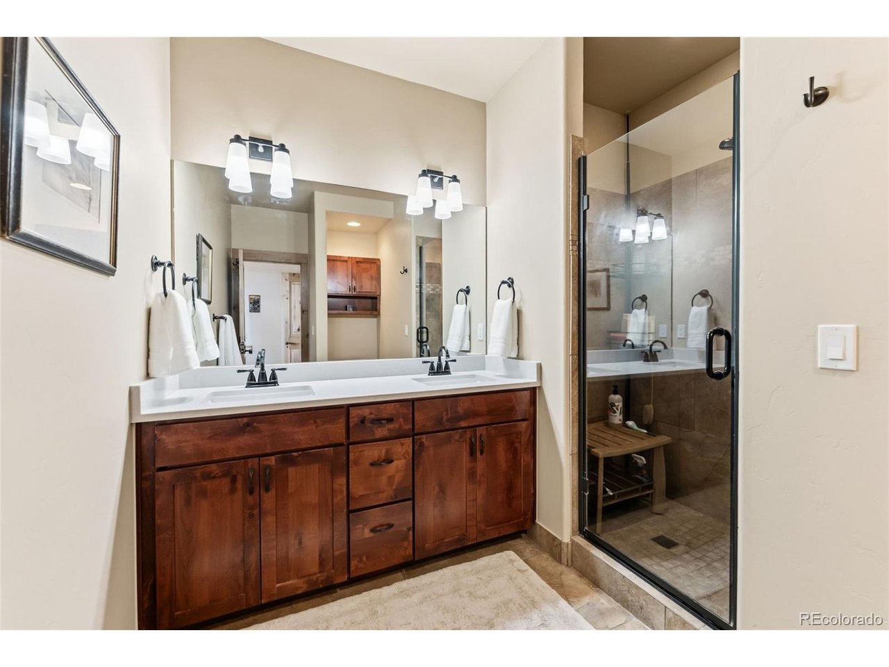 Updated en-suite primary bath.