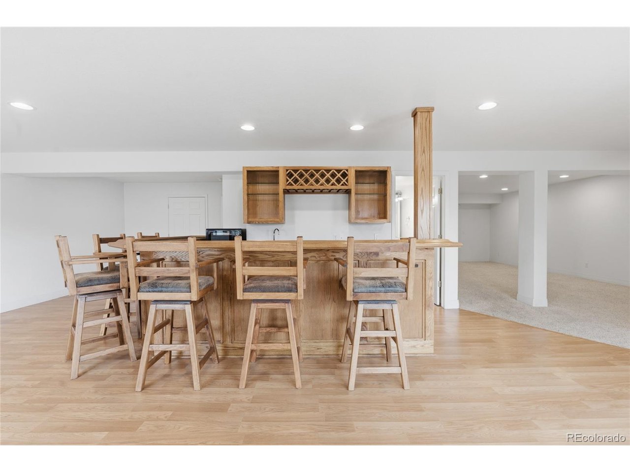 Includes a bar, great for entertaining