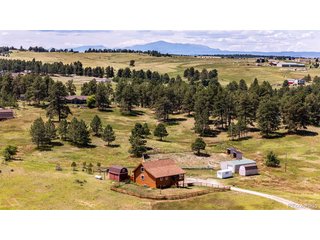 7573 Pine Crest Dr Kiowa, CO 80117