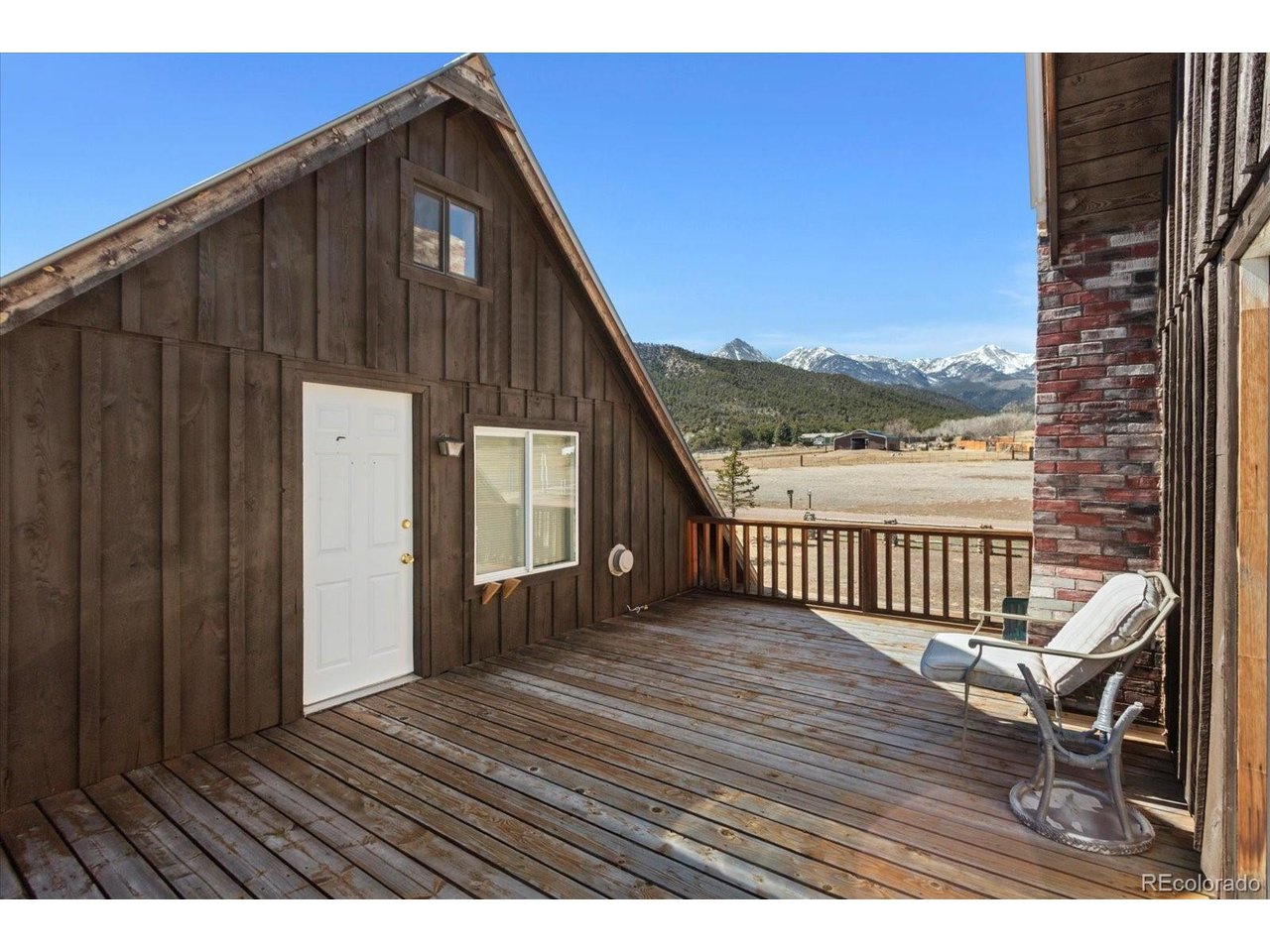 Access to Upstairs Studio Apartment