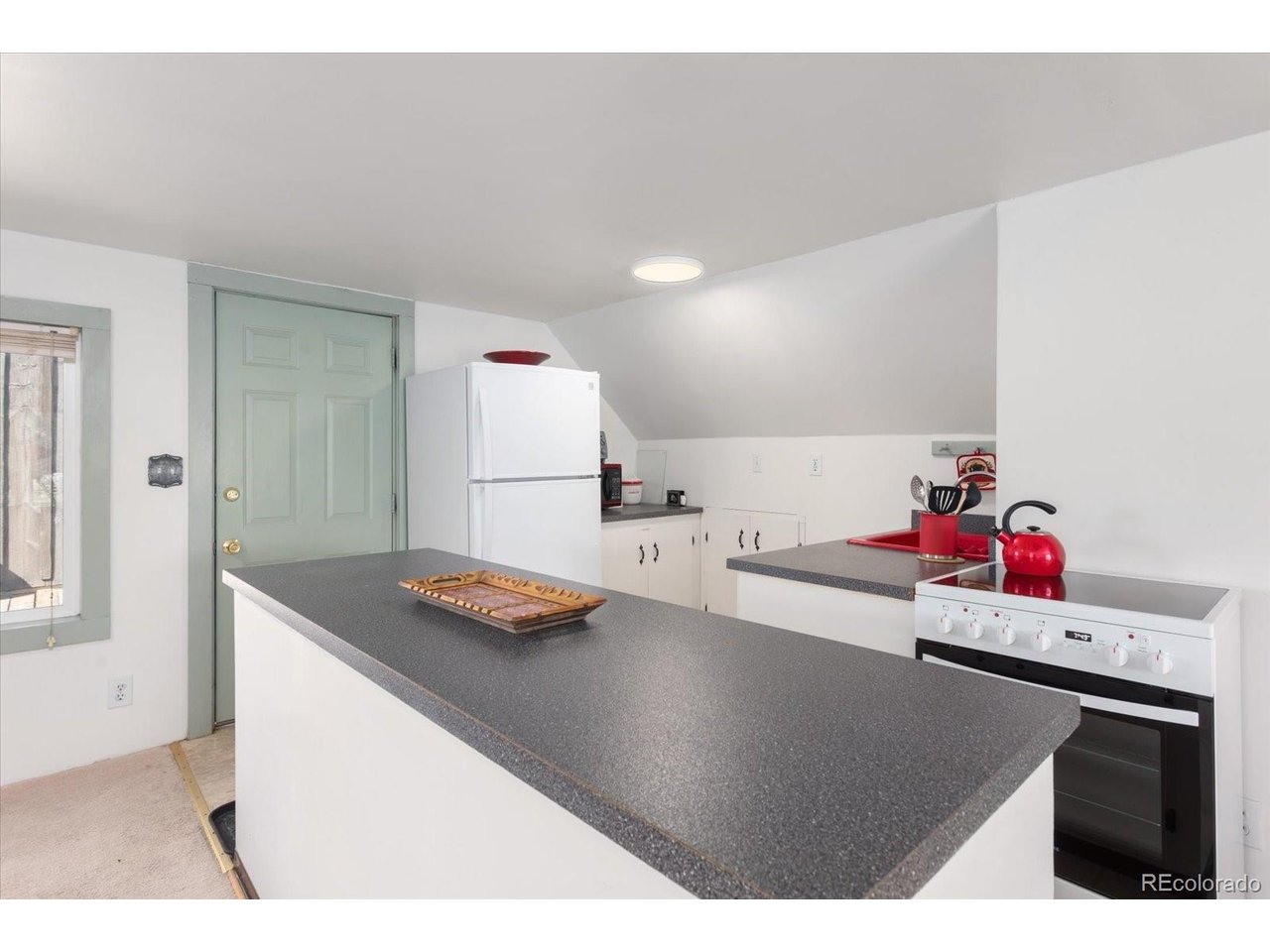 Studio Apartment - Kitchen