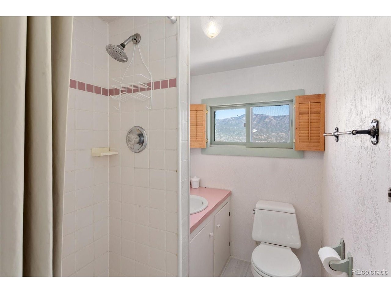 Studio Apartment - 3/4 bath