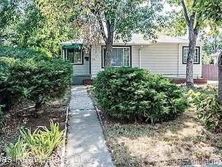 832 Elmira St Aurora, CO 80010