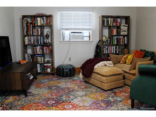 Property Photo 4 Centrally located Living Room