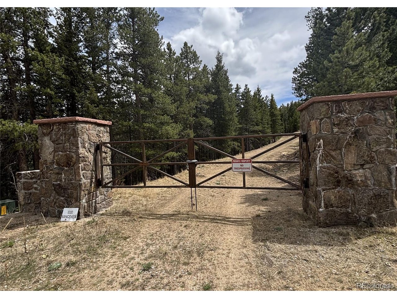 Solid Real Stone Custom Entrance Gate